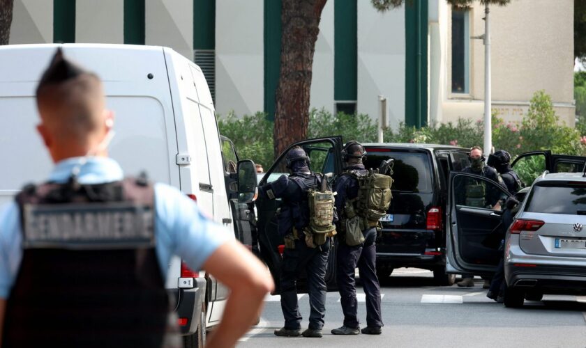 EN DIRECT Incendie à la synagogue de La Grande-Motte : Le suspect arborait …